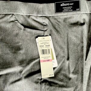 Womens Alfred Dunner Pants.  New with tags.  Size 10 P.  Straight leg.